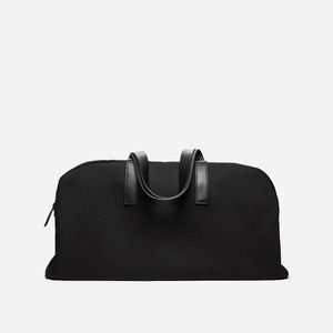 Everlane Weekender bag. Black